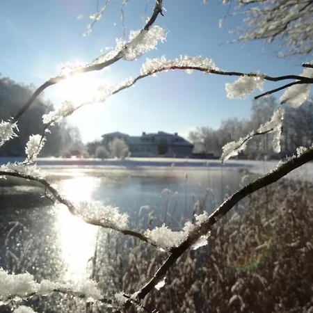 Lesny Dworek Winnica Semesterpark Darłowo