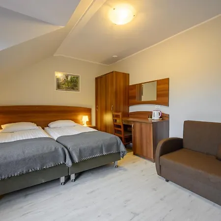 Lesny Dworek Winnica Holiday park *