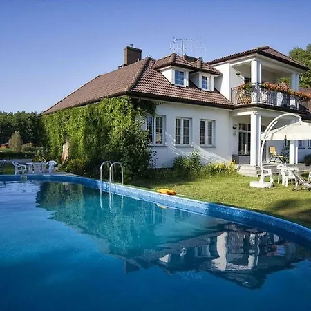 Lesny Dworek Winnica Holiday park