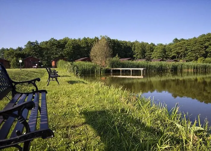 Lesny Dworek Winnica Feriepark *