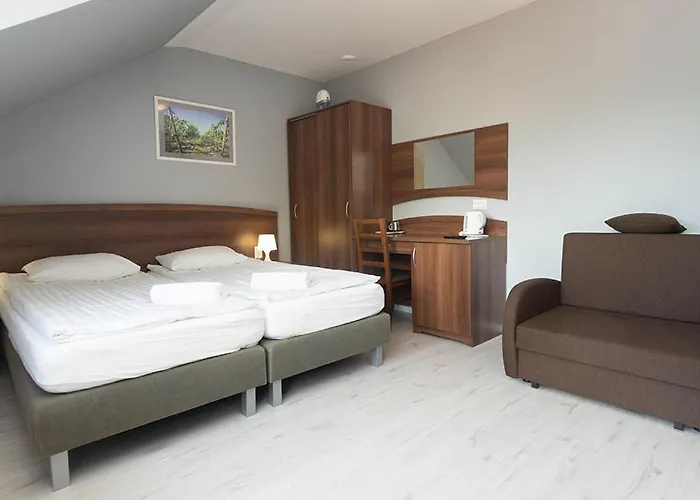 Lesny Dworek Winnica Parque de vacaciones Darłowo