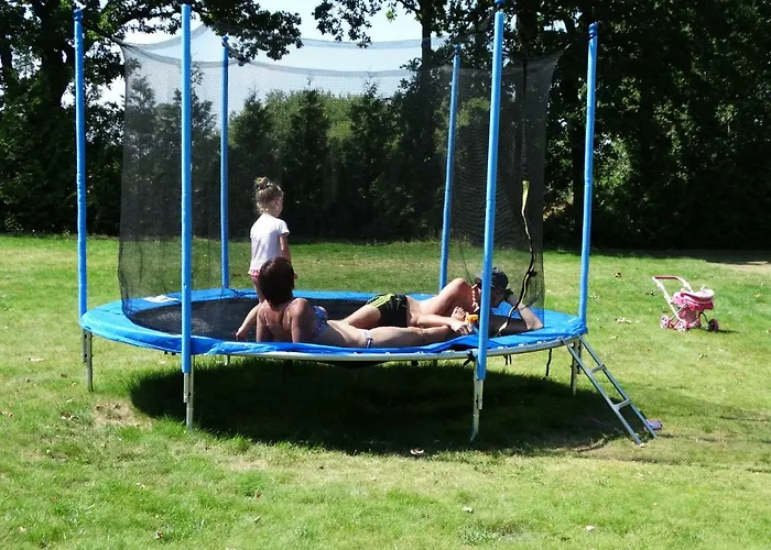 Parque de vacaciones Lesny Dworek Winnica Darłowo