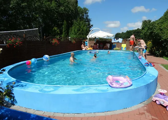 Parque de vacaciones Lesny Dworek Winnica Darłowo