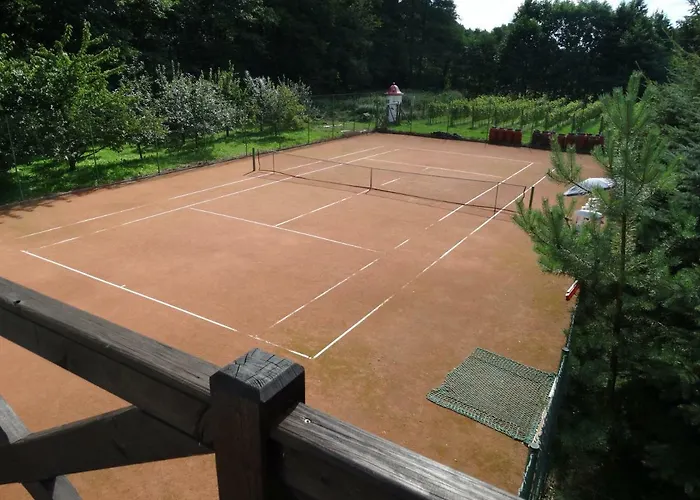 Parque de vacaciones Lesny Dworek Winnica *